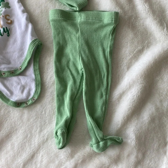 Baby my first st. Patrick’s day green and white outfit set with hat - Picture 3 of 5